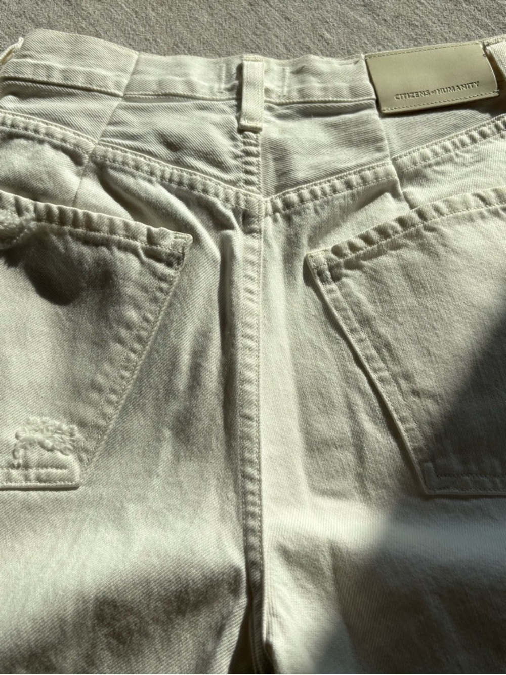 Citizens Of Humanity White Straight-Leg High-Rise Jeans - Picture 8 of 13